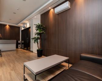Urbanview Hotel Cengkareng Jakarta by RedDoorz - Yakarta - Lobby