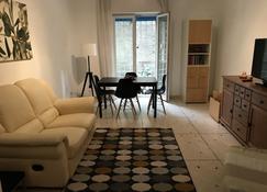 Appartamento Baby Friendly - Lido di Ostia - Living room