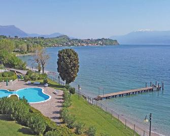 San Sivino Apartments with pool by Wonderful Italy - Manerba del Garda - Piscina