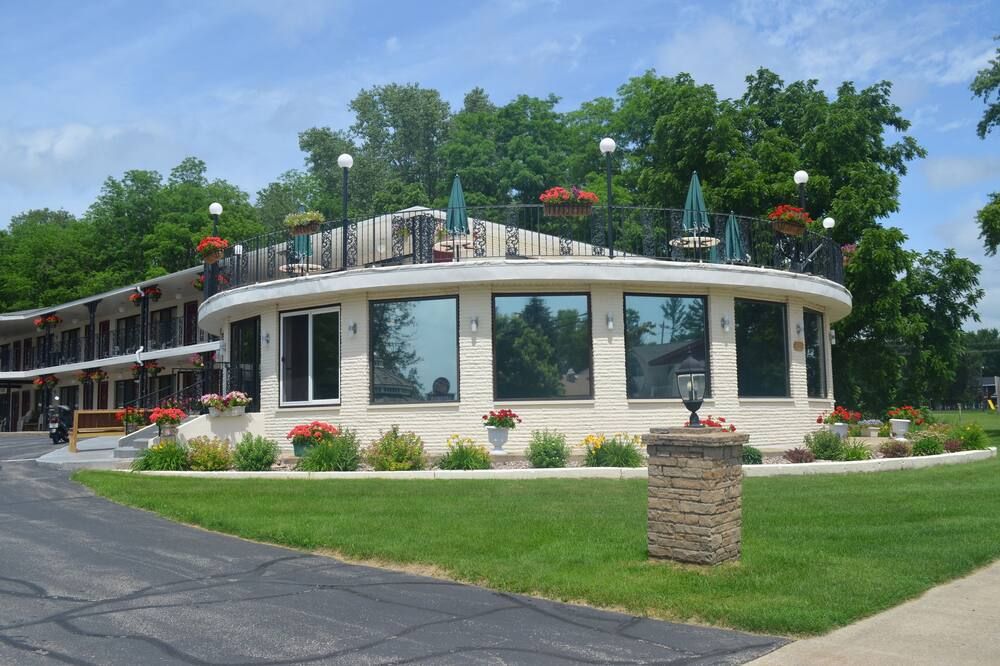 Amber's Inn & Suites - ווינסקונסין דלז - בניין