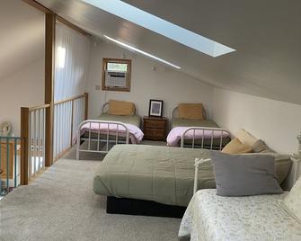 Cozy country Cabin on the Big Horn River, 7 miles from Hot Springs. - Thermopolis - Schlafzimmer