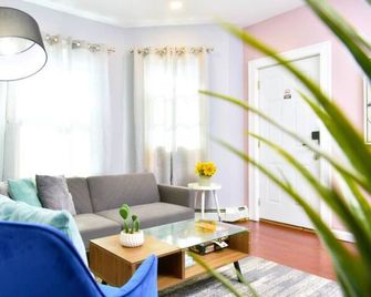 Cozy apartment 3rd 10min Walk Downtown and City View - Providence - Sala de estar