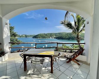Hotel Villas Fandango - La Crucecita - Balcón
