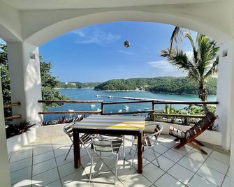 Hotel Villas Fandango - La Crucecita - Varanda