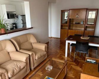 Bright & Large Apartment In Olivos - Olivos - Living room