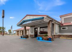Rodeway Inn - Cadiz - Gebouw