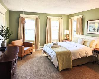 Stylish Victorian in Historic District - Cambridge - Bedroom