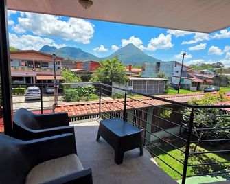 Alojamientos N&S - La Fortuna - Balcony