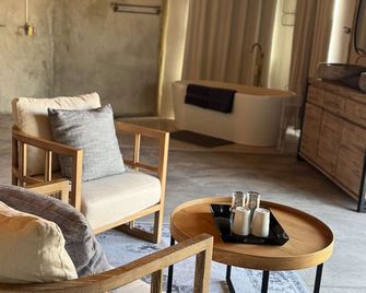 Tsauchab River Lodge - Sesriem - Huiskamer