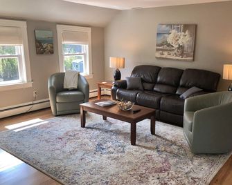 Excellent reviews: center of Plymouth Harbor, walkable and family friendly! - Plymouth - Salon