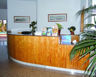 Apartamentos Maracay - Roquetas de Mar - Front desk
