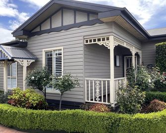 Blacksmiths Lane 2 Bedroom gorgeous Ultra Clean 2 Bedroom/2 Bathroom Cottage. - Traralgon - Gebouw