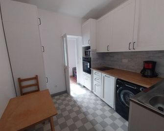 Location Cure Vacances T2 51m2 La Bourboule Massif du Sancy - La Bourboule - Cuisine