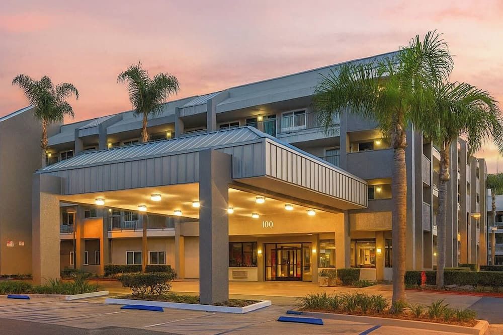 Motel 6 Anaheim Maingate - אנהיים - בניין