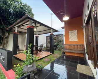Tropica Villa - Kuningan - Patio