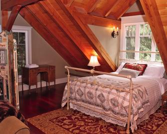 Luxury Forest Escape in Roberts Creek with Sauna - Roberts Creek - Habitación