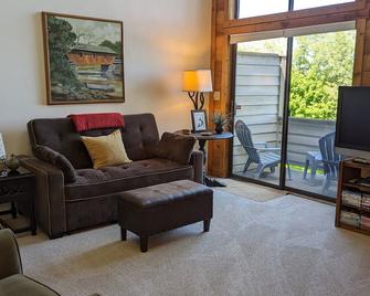 7 Springs Condo Ski in/Out, Updated & Cozy! The perfect place for a ski retreat! - Champion - Sala de estar