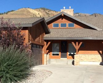 Luxury Afton Home on Golf Course - Afton - Building