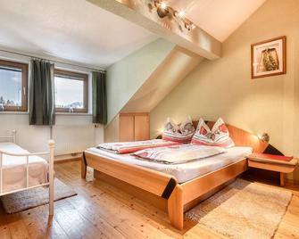 Chalet Fischer by A-Appartments - Bürserberg - Schlafzimmer