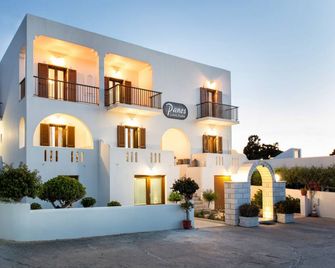 Panos Studios - Parikia - Edificio