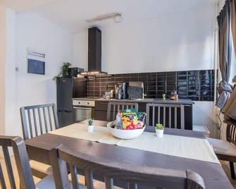Cosy 2-room Apartment in urban location - Hamburg - Essbereich