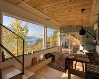 Epic View Tiny House - Nelson - Spisestue
