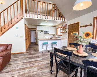 Lovely and Comfy Cabin Surrounded by Aspens and Wildlife - Aspen Acres - Fairplay - Їдальня