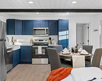 The Cozy Cabin: Riverton Retreat Getaway - Riverton - Cocina
