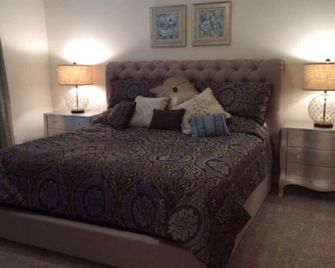 Relax in Style--The Village of Pine Hills - Fruitland Park - Bedroom
