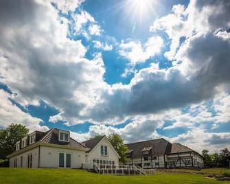 Holiday house Mechelen for 1 - 18 persons with 7 bedrooms - Luxury holiday home - Mechelen - Bâtiment