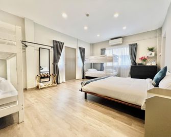 K2 Guest House - Singapore - Bedroom
