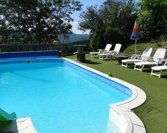 Propriété en pleine nature - Beynes - Piscina