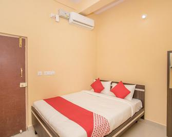 OYO Sri Guru Residency - Bidadi - Bedroom