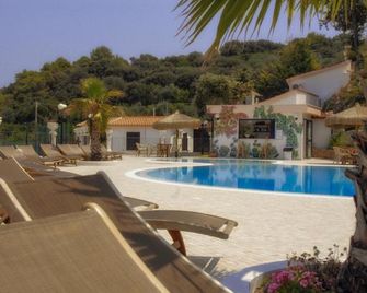 Hotel Residence Tramonto - Rodi Garganico - Uima-allas