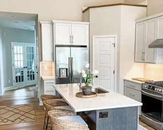 Saratoga Race Track/Spac - New Build May 2022 - Saratoga Springs - Kitchen