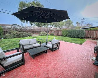 2139 Sanmateo 3b Ac Home Parking Wifi Fully Fenced Yard - San Mateo - Patio