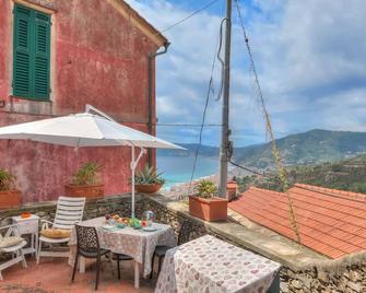 La Stalletta Relax - with private parking - Happy Rentals - Alassio - Patio