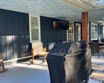 Bella’s Blue Oasis - Montevallo - Wohnzimmer