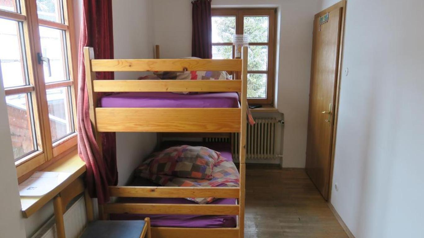 Snowbunnys Backpackers Hostel