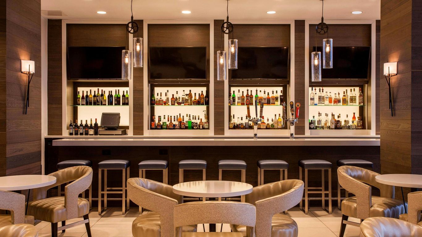 Sheraton Norfolk Waterside Hotel