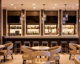 Sheraton Norfolk Waterside Hotel - Norfolk - Bar