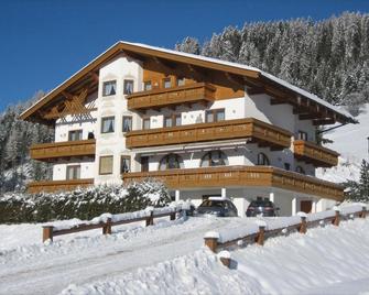 Hotel Romantica Jerzens - Jerzens - Building