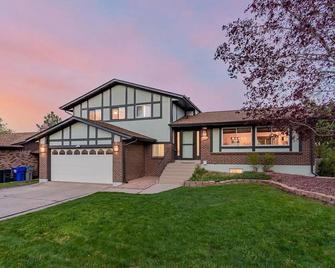 A single room for red rock visitors and traveling professionals - Lakewood - Building