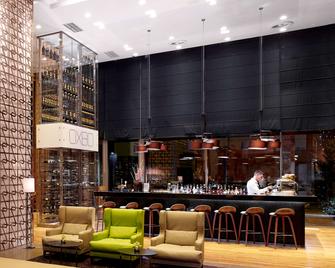 DoubleTree by Hilton Zagreb - Zagreb - Bar