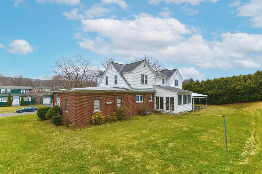 Golf House by Mt Greylock - Walkable Adventures! - אדמס - בניין