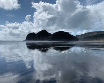 Bethells Beach Cottages natural luxury for humans being - Bethells Beach