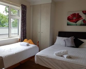 Newcastle Townhouse - Galway - Schlafzimmer