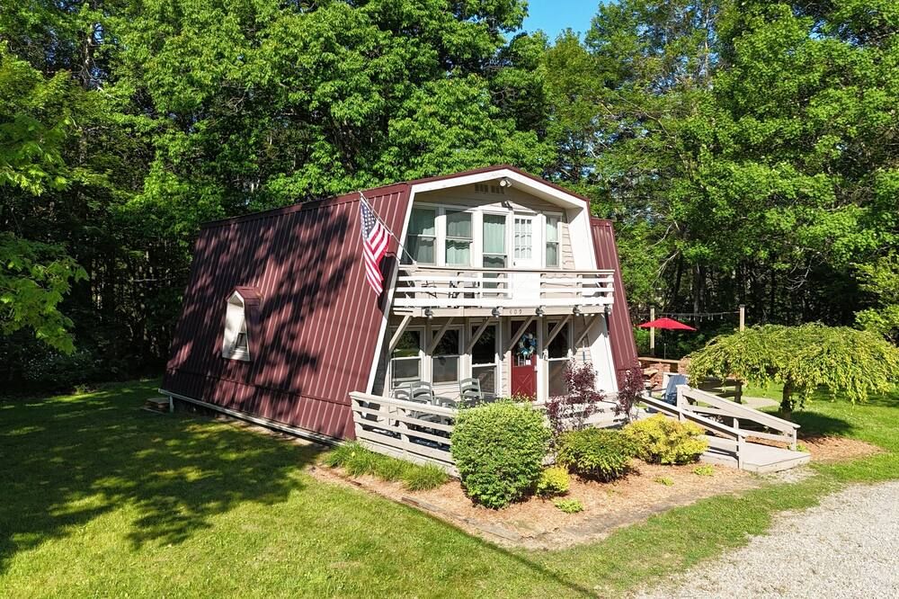 Walking Distance To Klay Winery & Distillery With Hot Tub!