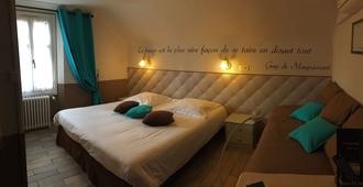 Hotel Chalet De L'isere - Cannes - Bedroom
