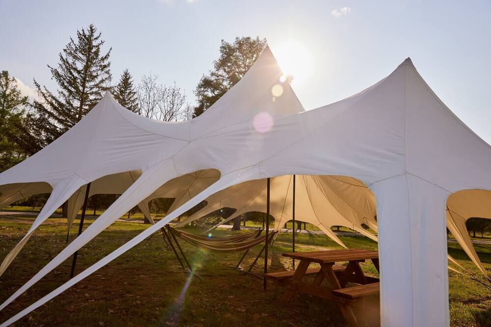 Hôtel Uniq - Domaine Saint-Bernard - Tentes Glamping - מון טרמבלאן